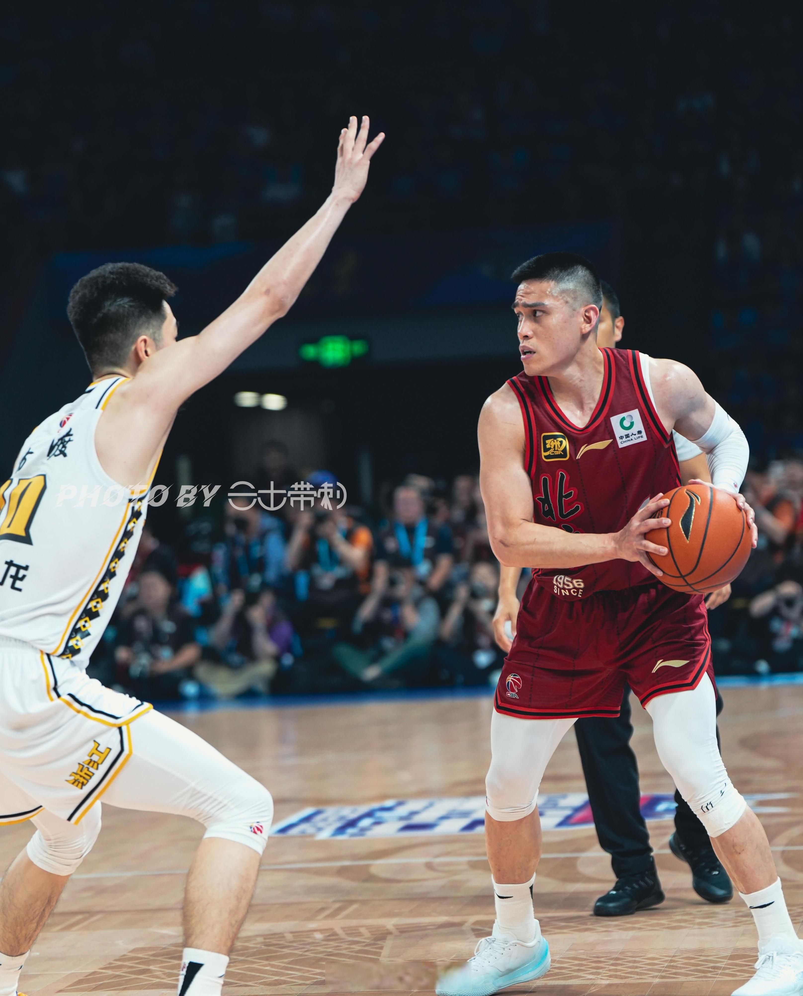 爱游戏APP-包含赛地聚焦：NBA常规赛转会期热度飙升；广厦男篮篮板制胜；球迷炸锅；数据趋势出现新变化的词条